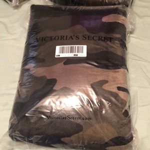 Victoria’s Secret Sherpa Camo Blanket